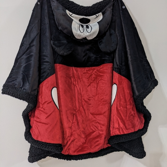 Hooded Mickey Mouse Disney Sherpa Wrap Blanket Youth with Snap - Picture 9 of 9